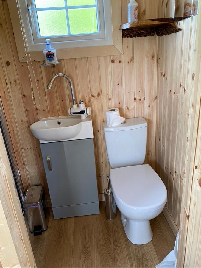Wee Highland Hideaway Hut Villa ดัลมัลลีย์ ภายนอก รูปภาพ