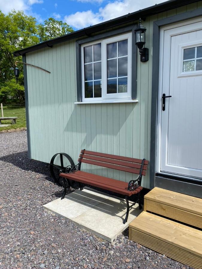 Wee Highland Hideaway Hut Villa ดัลมัลลีย์ ภายนอก รูปภาพ