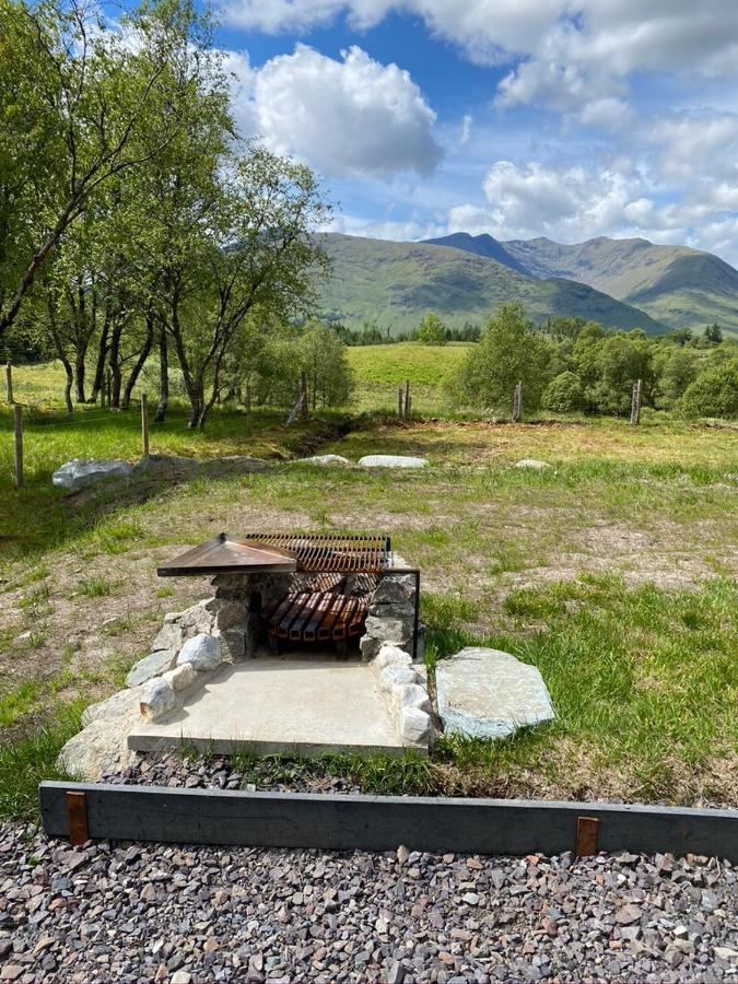 Wee Highland Hideaway Hut Villa ดัลมัลลีย์ ภายนอก รูปภาพ