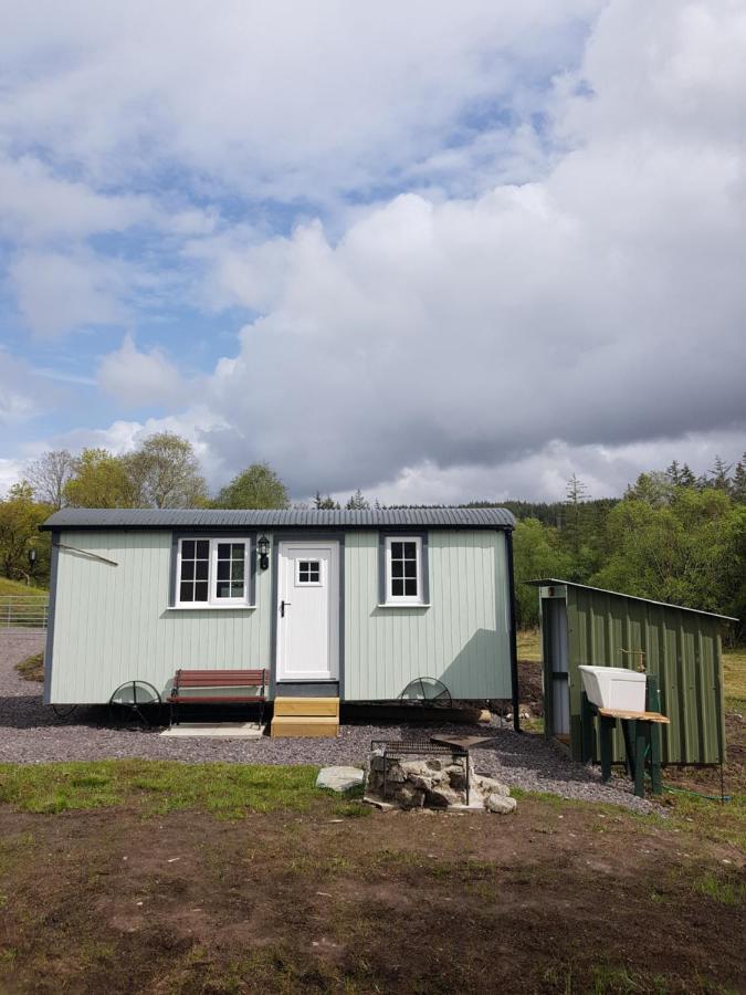Wee Highland Hideaway Hut Villa ดัลมัลลีย์ ภายนอก รูปภาพ