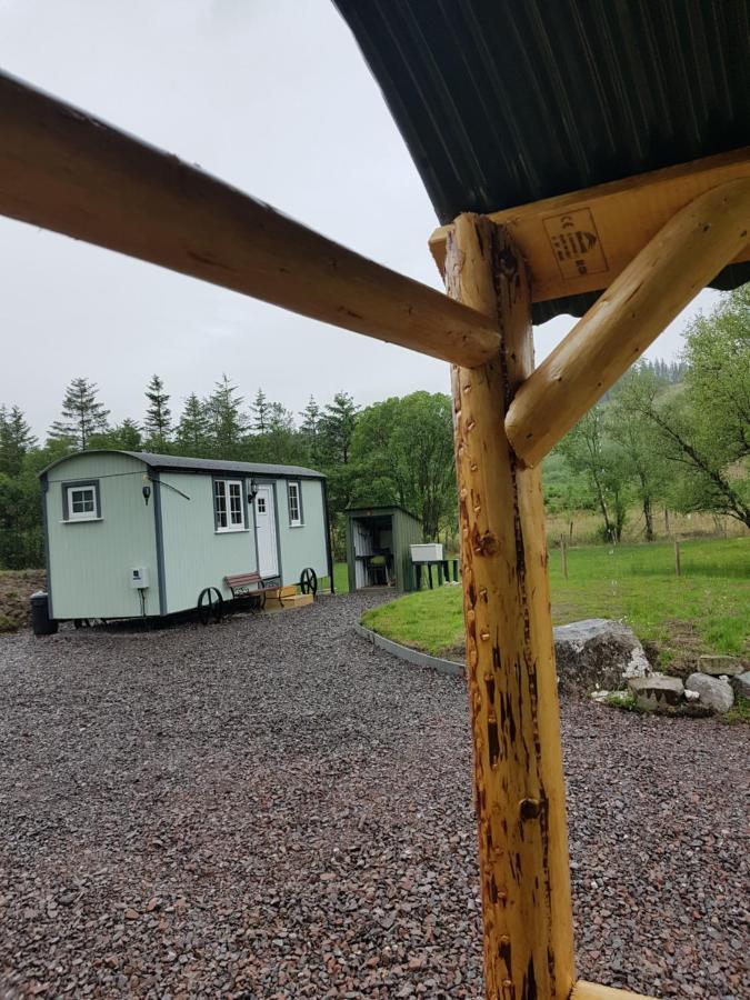 Wee Highland Hideaway Hut Villa ดัลมัลลีย์ ภายนอก รูปภาพ
