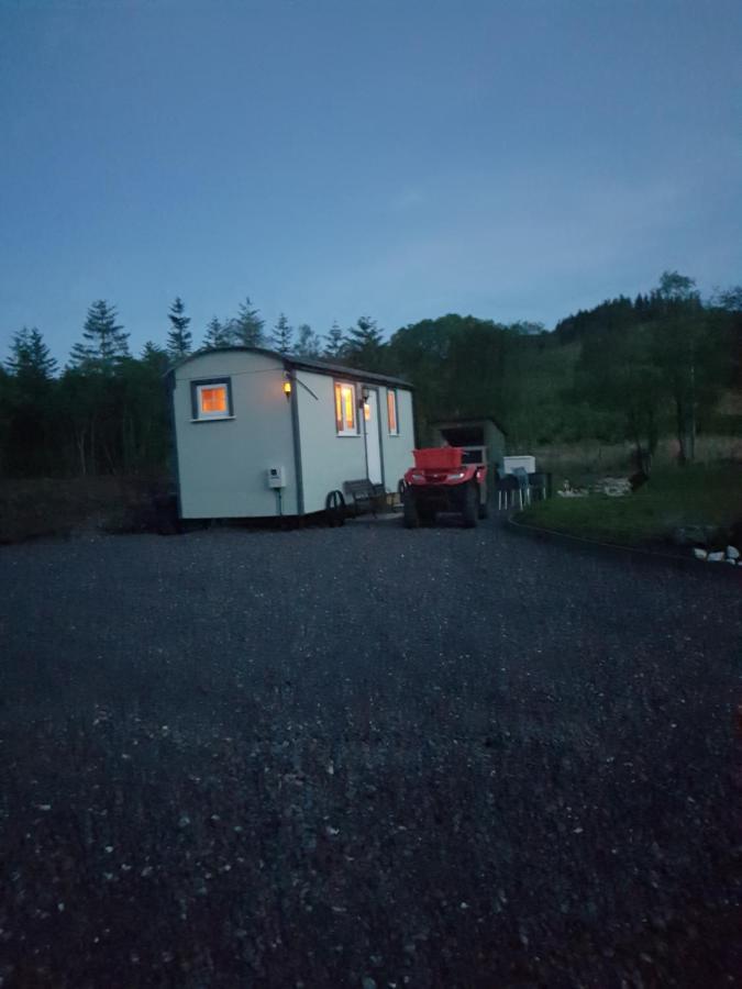 Wee Highland Hideaway Hut Villa ดัลมัลลีย์ ภายนอก รูปภาพ